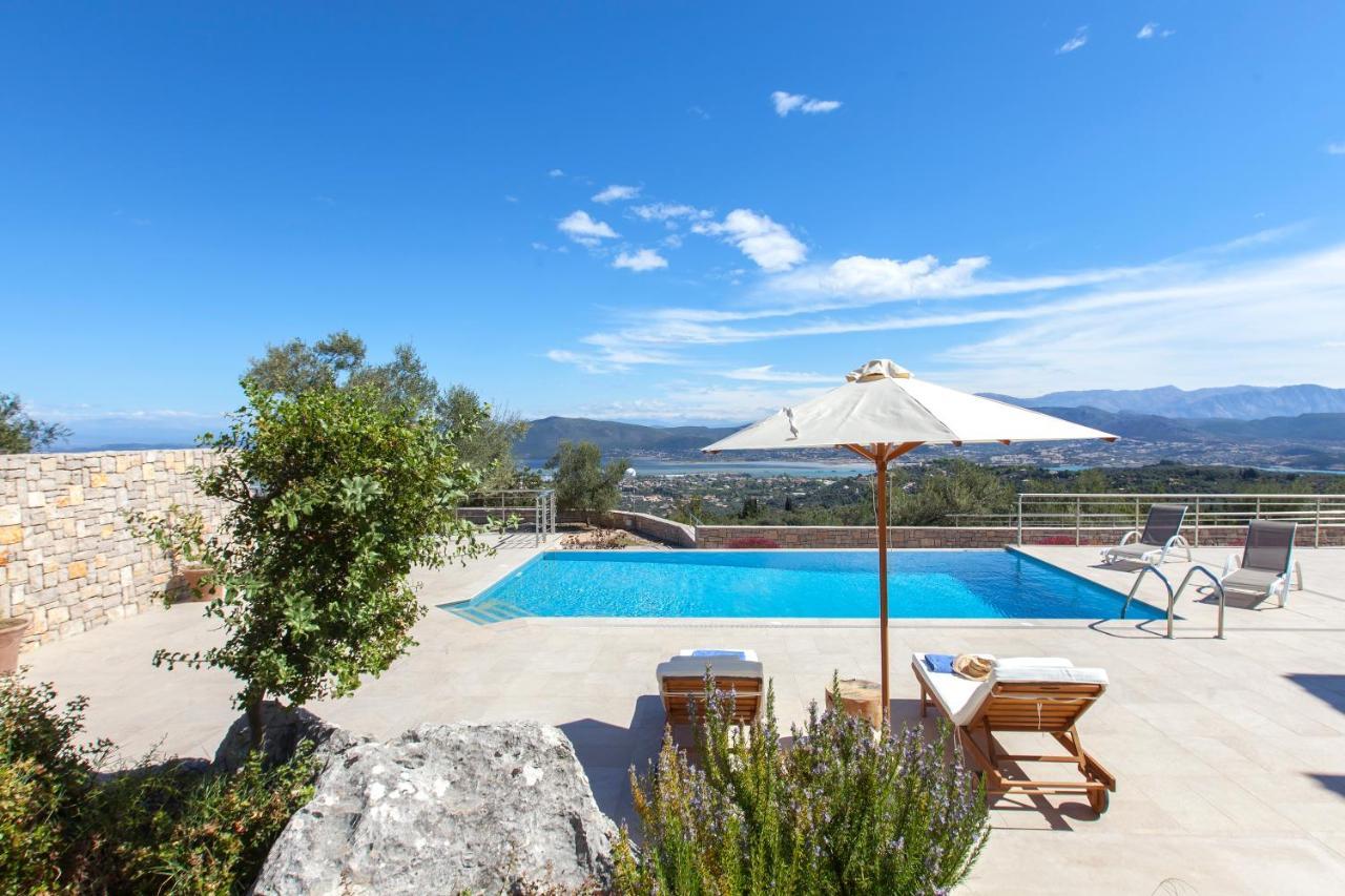 Apolpaina Alivia Lefkas Luxury Villas מראה חיצוני תמונה